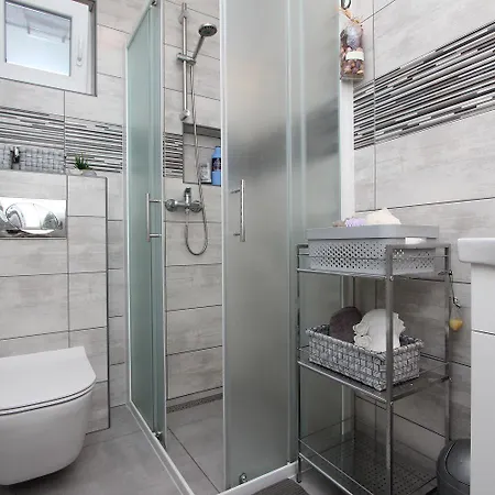 Modernes Mit Charmanter Terrasse, Privatparkplatz, Klima, Wifi Апартаменты