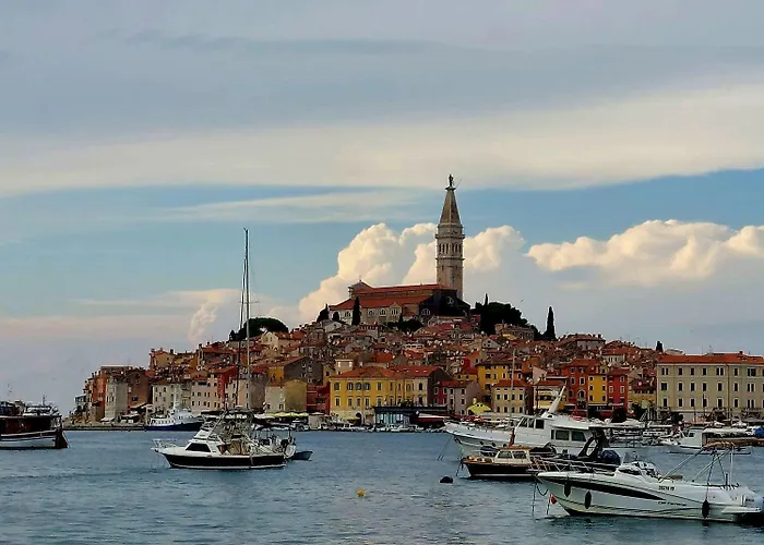 Appartement Modernes Mit Charmanter Terrasse, Privatparkplatz, Klima, Wifi Rovinj