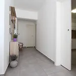 Modernes Mit Charmanter Terrasse, Privatparkplatz, Klima, Wifi شقة *