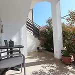 Modernes Mit Charmanter Terrasse, Privatparkplatz, Klima, Wifi شقة روفينج